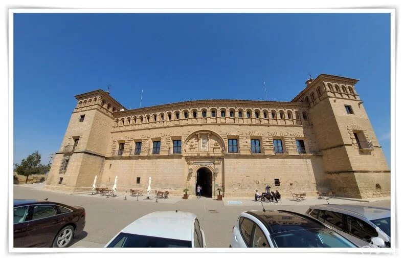 aparcar castillo parador de Alcañiz