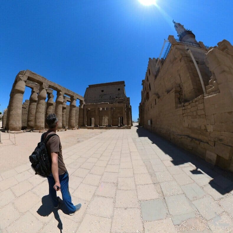 Patio solar de Ramsés II