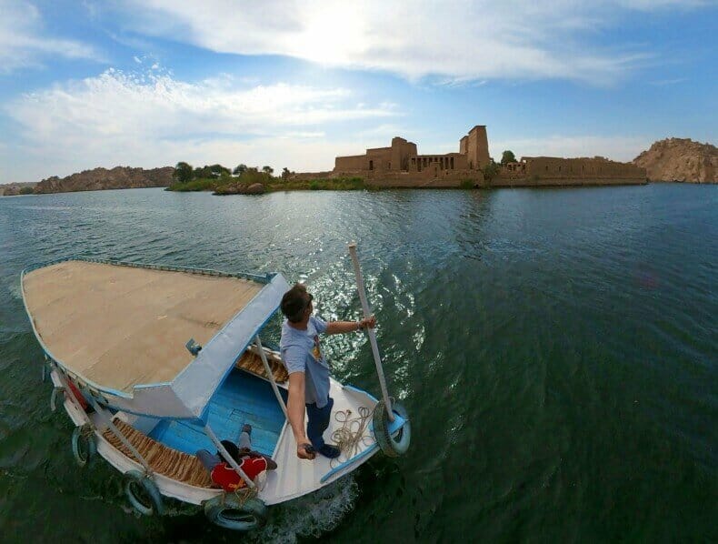 templo de Philae en barca
