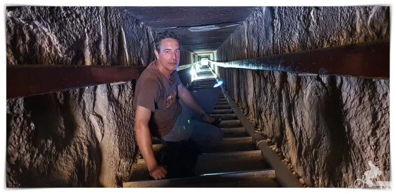tunel de bajada a las antecámaras
