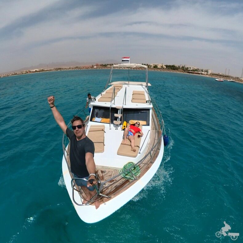 isla Utopía Egipto barco del mar rojo