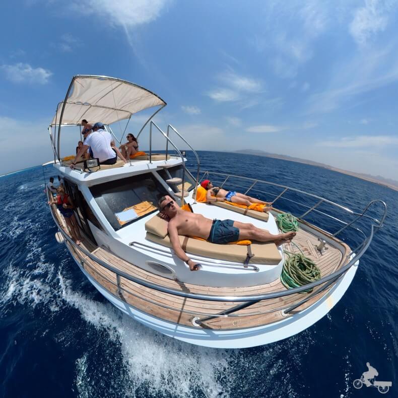 isla Utopía Egipto barco