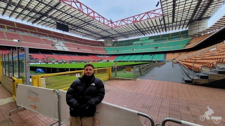 terreno juego estadio de san Siro