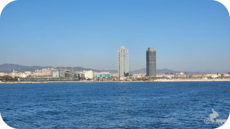 torres mapfre desde el mar