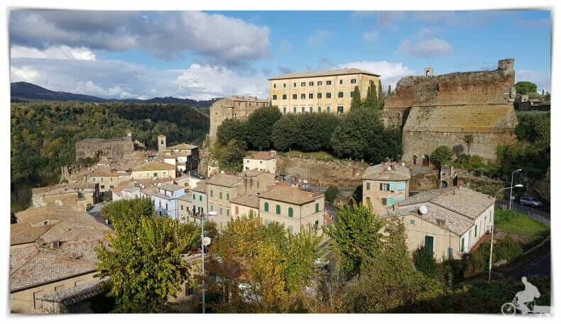 Pitigliano en la Toscana