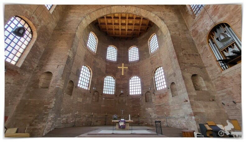 altar basilica constantino