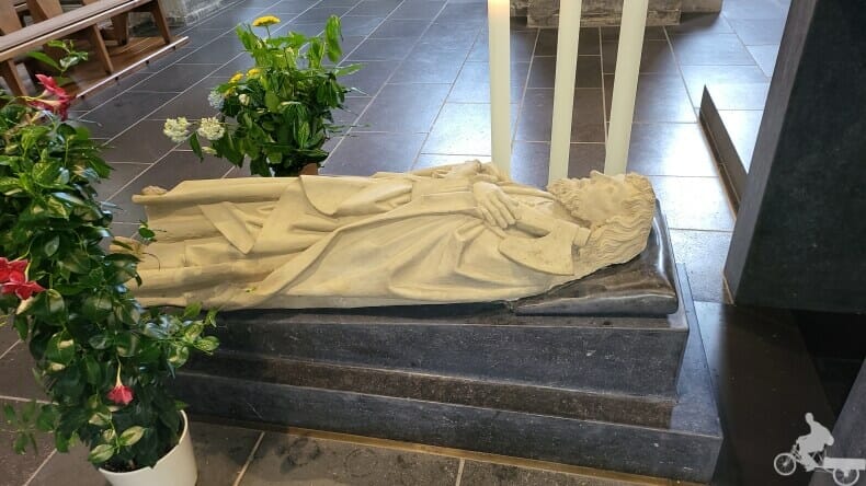 escultura de San Matías de Trier