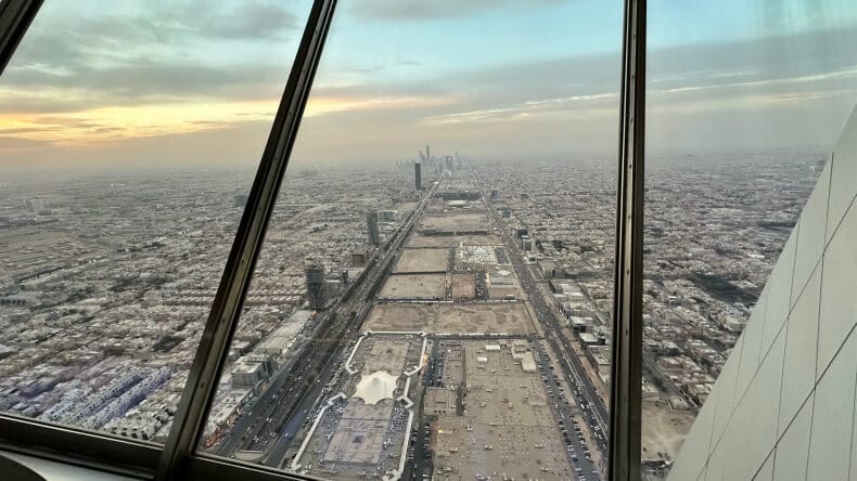 vistas desde el Sky Bridge del Kingdom tower de Riad