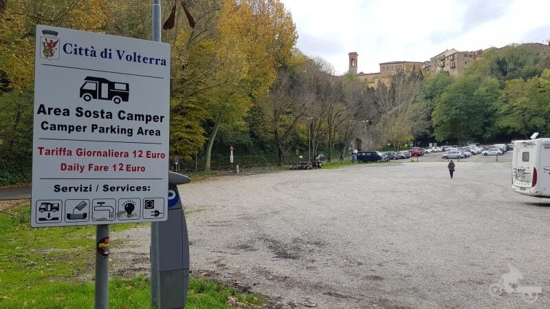 donde aparcar en Volterra