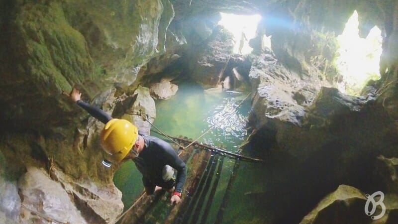 experiencia en las cueva de Tayangban Cave Pool