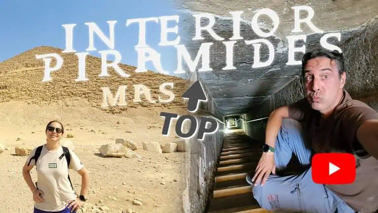 hombre y mujer entrando a una pirámide de Egipto