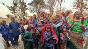 despedida de una visita a una aldea Fulani