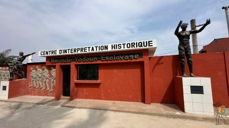 antiguo almacén donde los esclavos esperaban a la puerta del No retorno en Ouidah