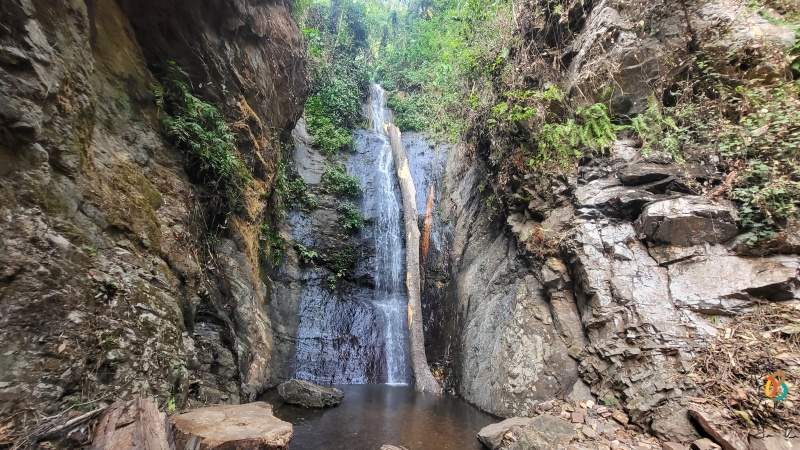 cascadas pequeña de Kouma Konda
