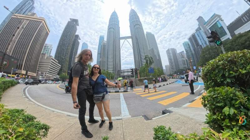 torres petronas desde debajo